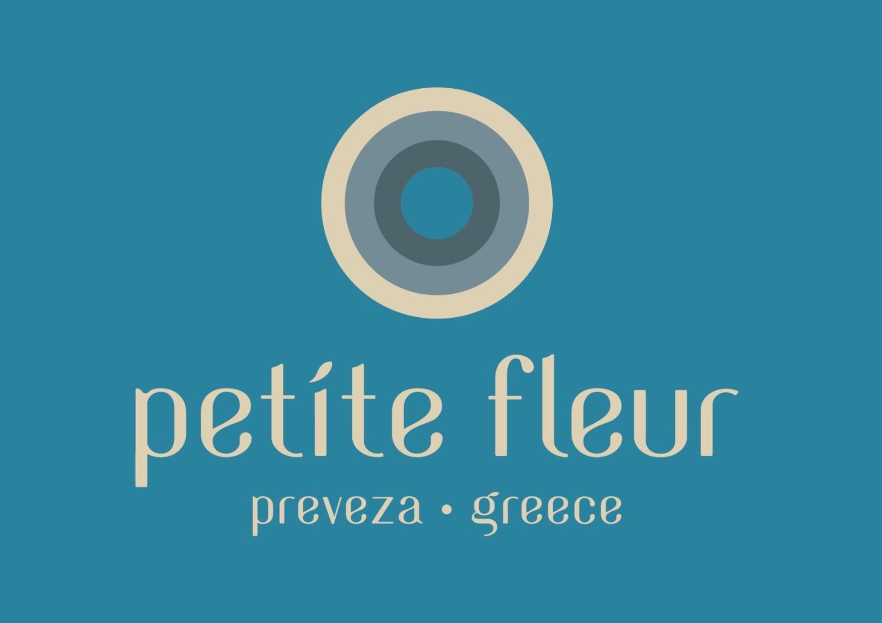 Petite Fleur Apartment Превеза Екстериор снимка